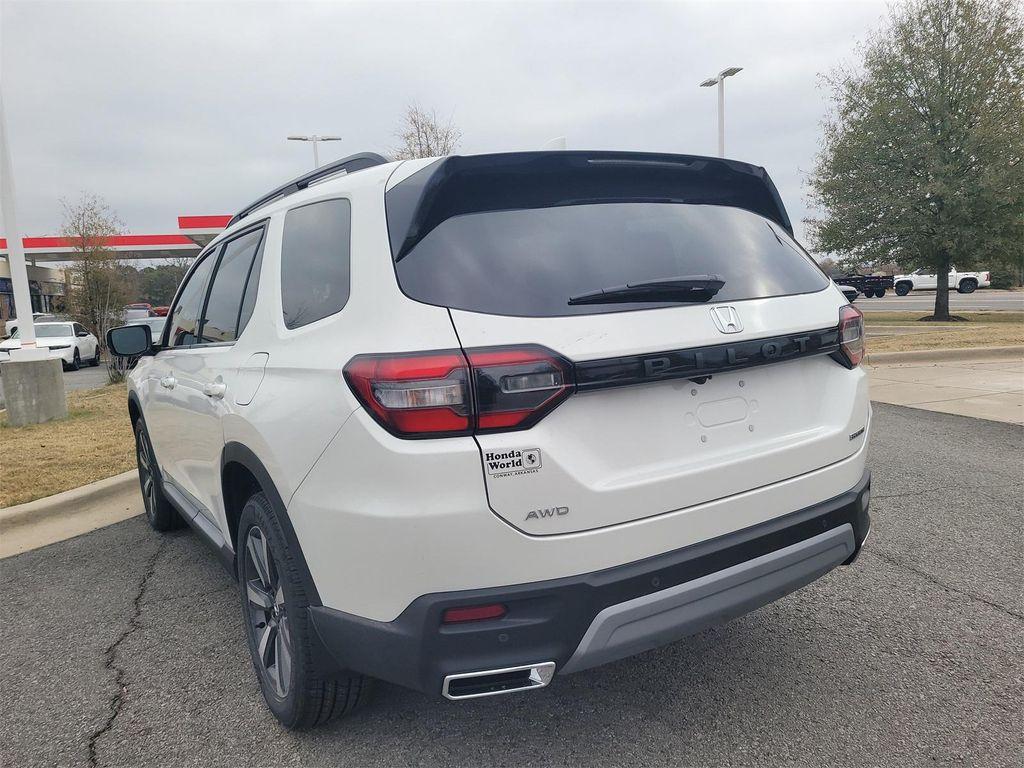 new 2025 Honda Pilot car, priced at $51,551