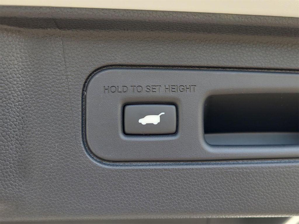 new 2025 Honda Pilot car, priced at $51,650