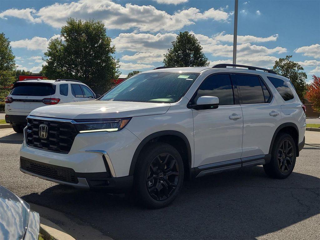 new 2025 Honda Pilot car, priced at $51,650