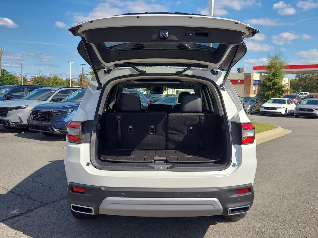 new 2025 Honda Pilot car, priced at $51,650
