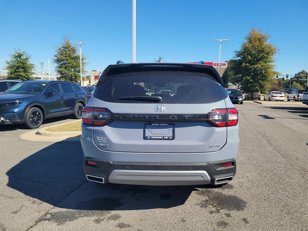 new 2025 Honda Pilot car, priced at $55,030