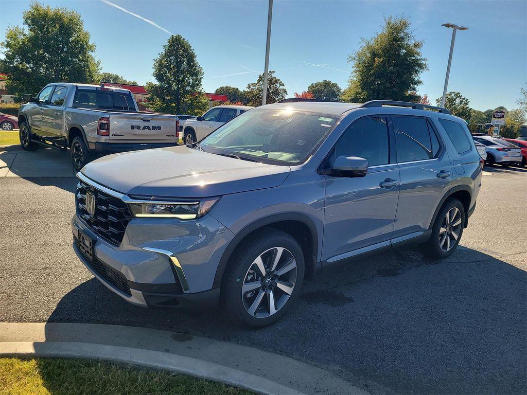 new 2025 Honda Pilot car, priced at $55,030
