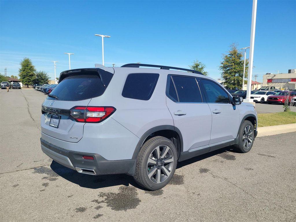 new 2025 Honda Pilot car, priced at $55,030