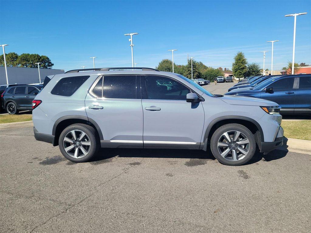 new 2025 Honda Pilot car, priced at $55,030