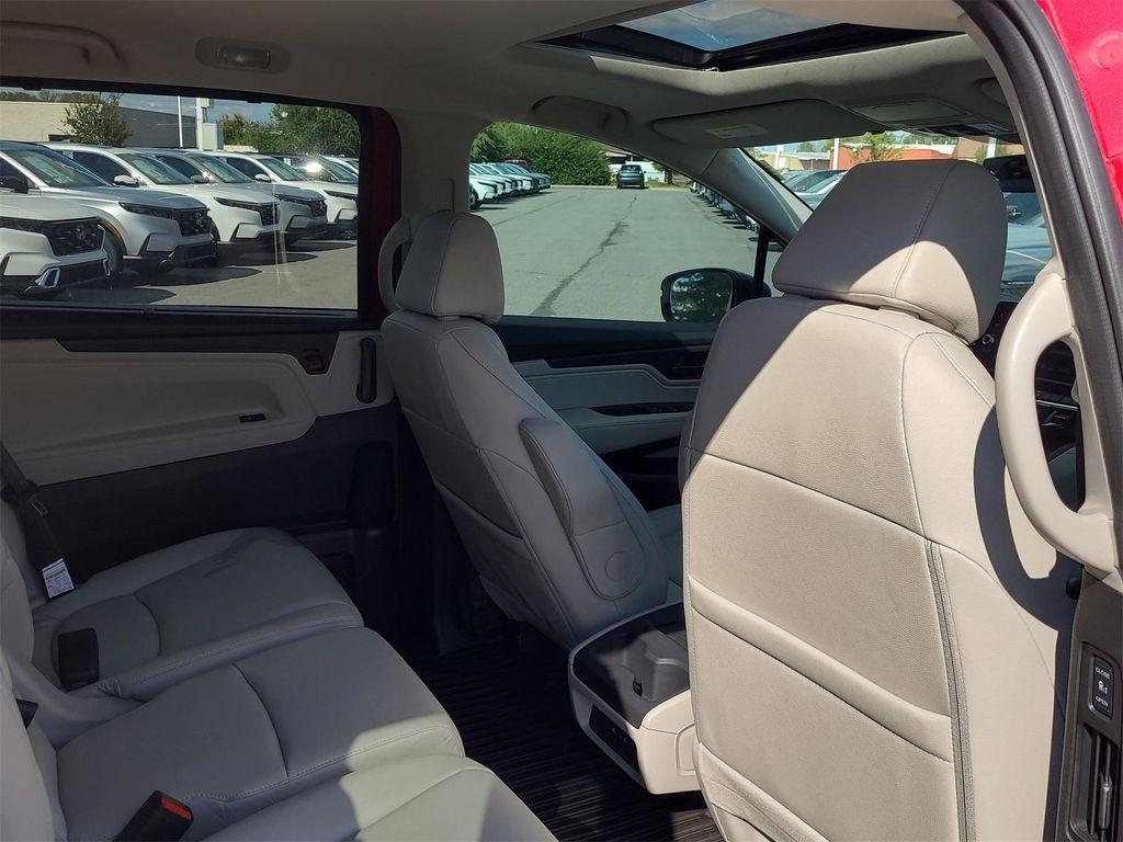 new 2026 Honda Odyssey car, priced at $41,742