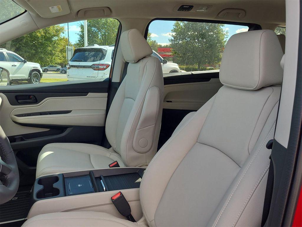 new 2026 Honda Odyssey car, priced at $41,742