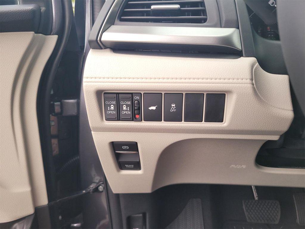 new 2026 Honda Odyssey car, priced at $43,025