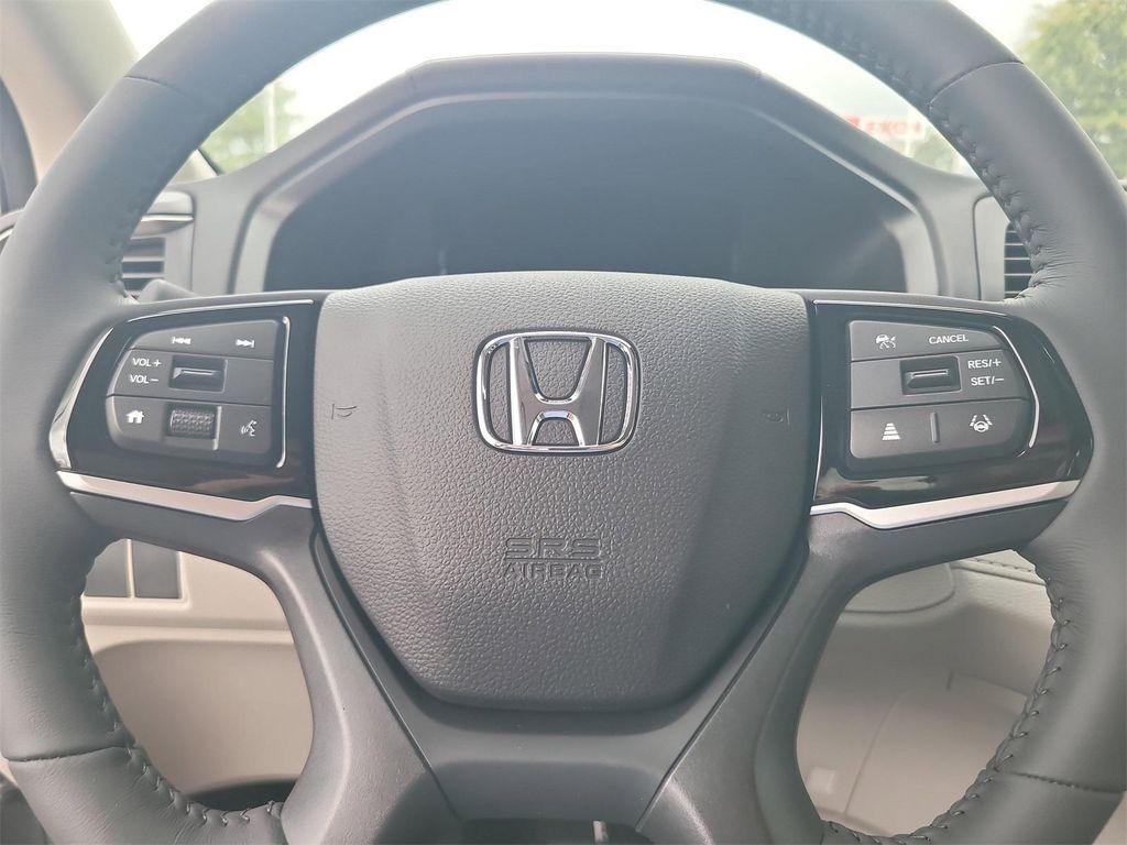 new 2026 Honda Odyssey car, priced at $43,025