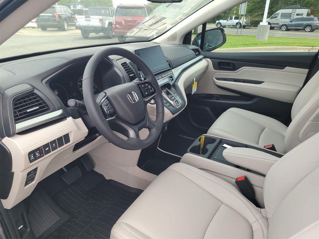 new 2026 Honda Odyssey car, priced at $43,025