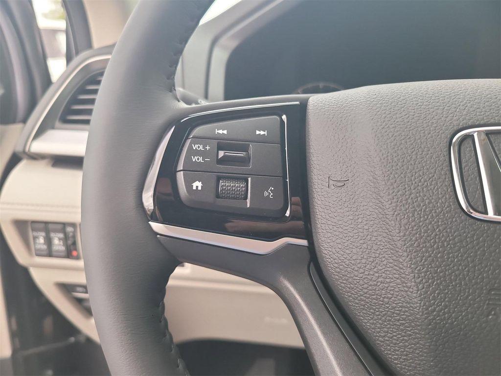 new 2026 Honda Odyssey car, priced at $43,025