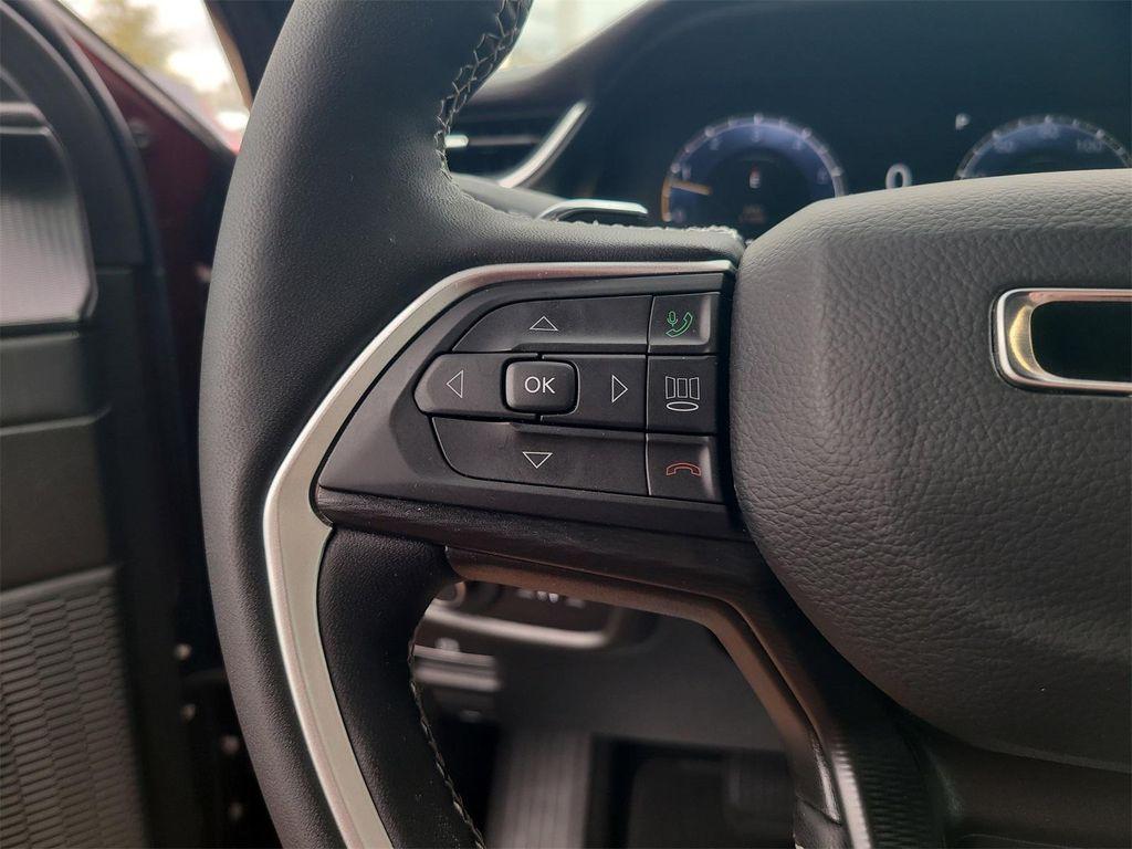 used 2025 Jeep Grand Cherokee car, priced at $35,658