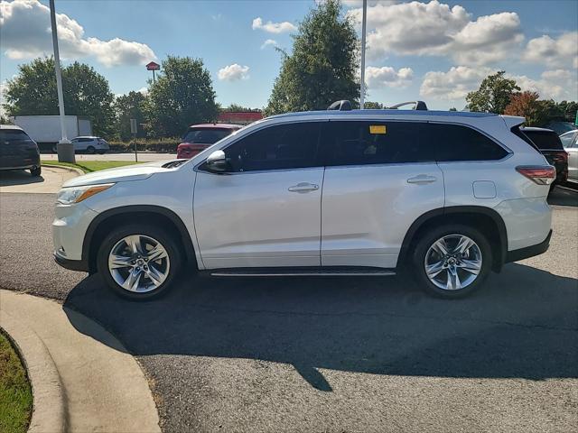 used 2016 Toyota Highlander car, priced at $17,649