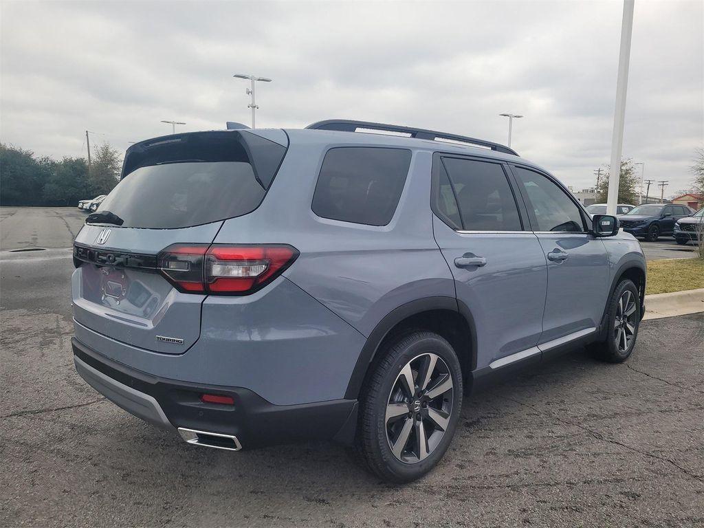 new 2025 Honda Pilot car, priced at $51,550