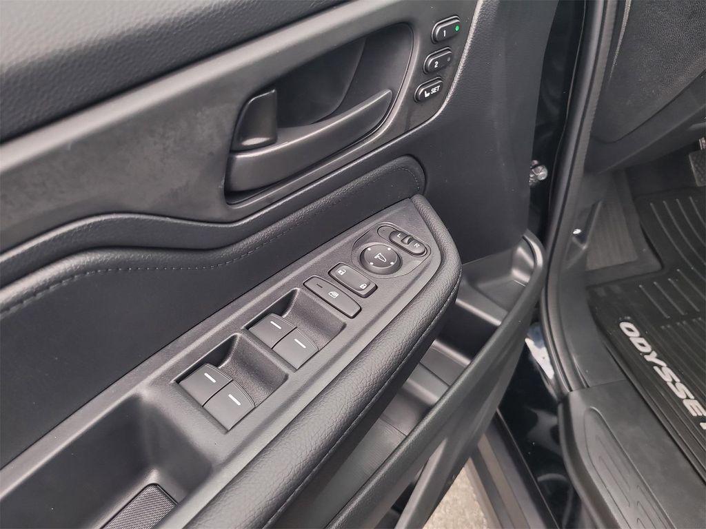 new 2026 Honda Odyssey car, priced at $43,025