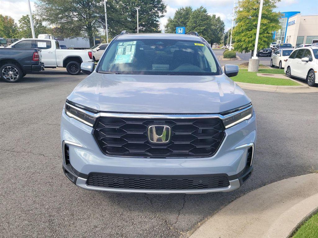 new 2025 Honda Pilot car, priced at $51,280