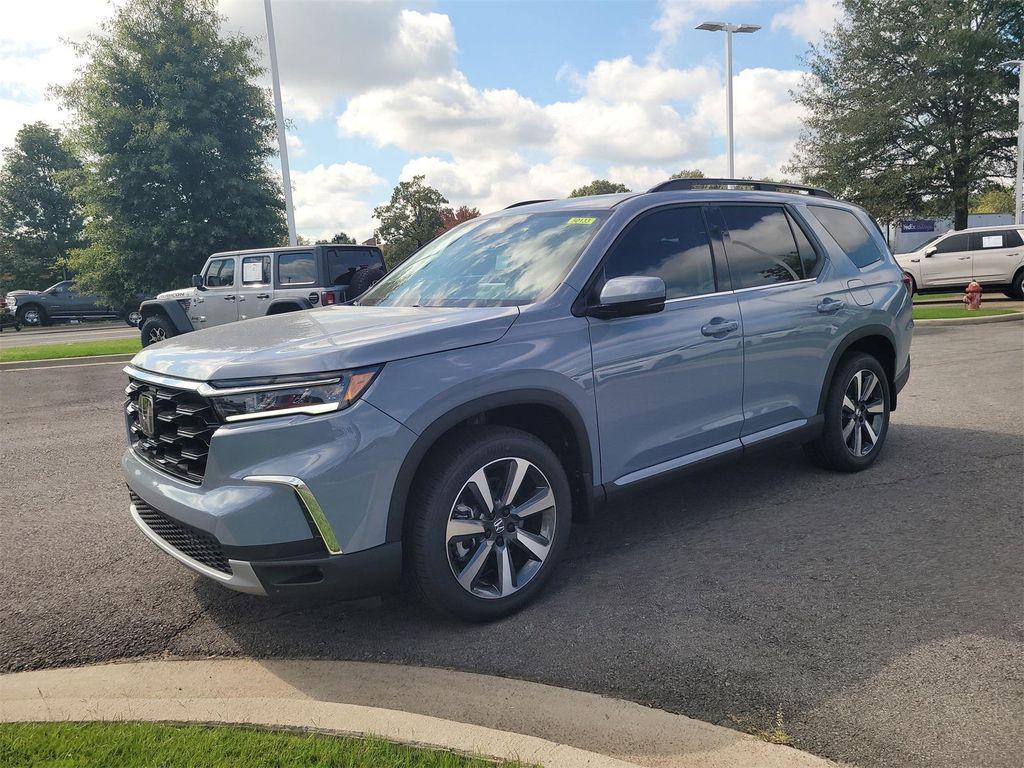 new 2025 Honda Pilot car, priced at $51,280