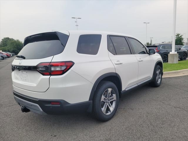 new 2025 Honda Pilot car, priced at $45,885