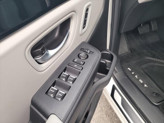 new 2025 Honda Pilot car, priced at $45,885