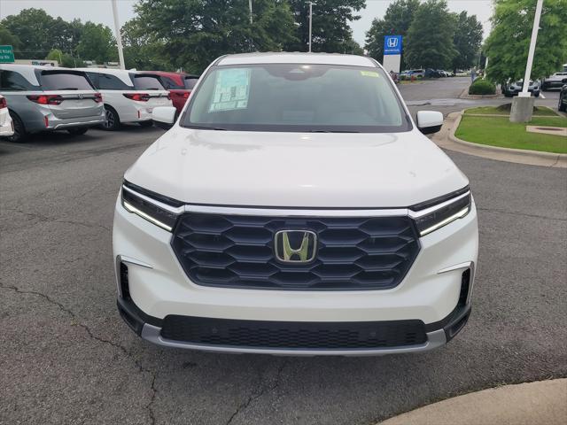 new 2025 Honda Pilot car, priced at $45,885