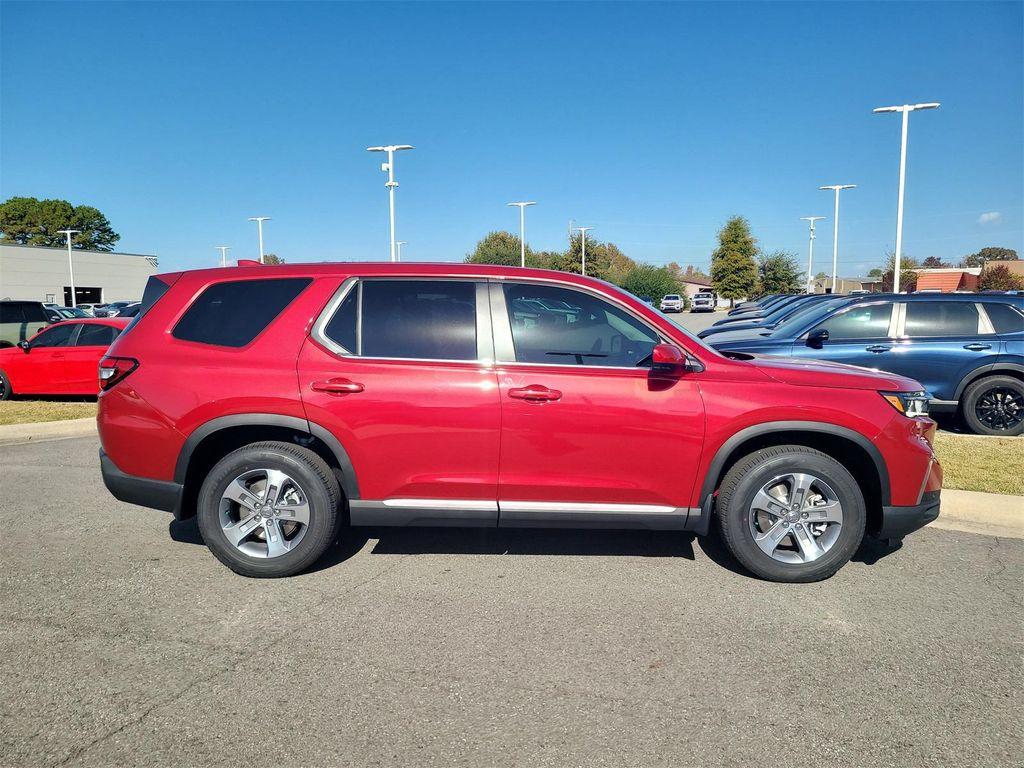 new 2025 Honda Pilot car, priced at $45,450