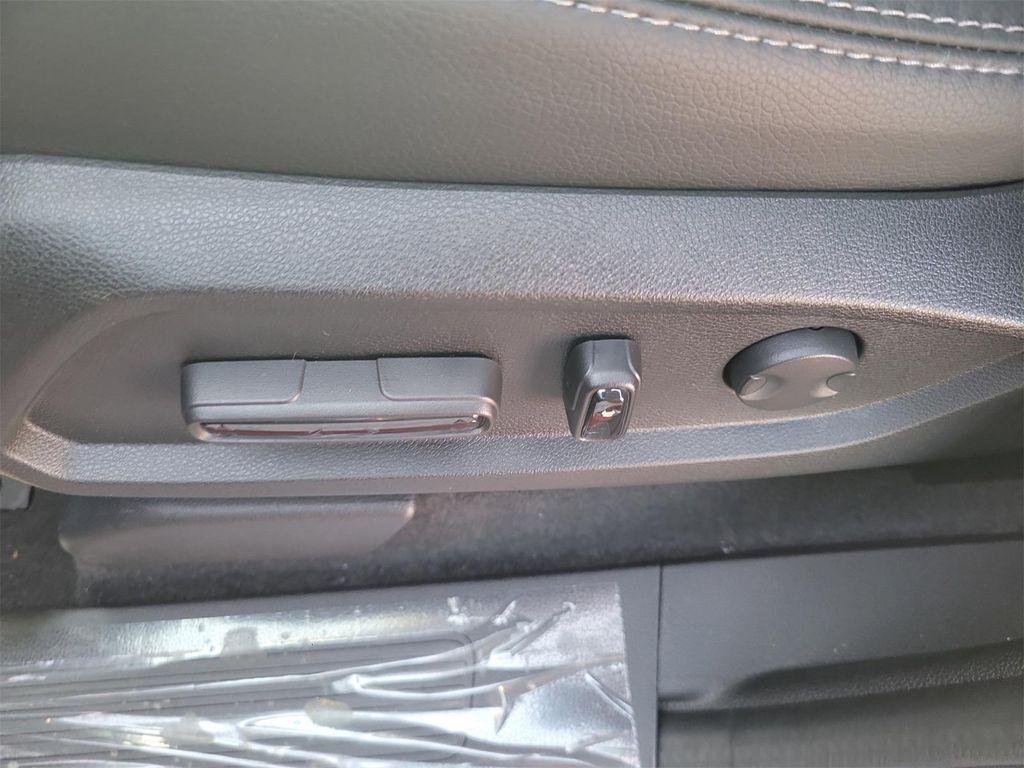 new 2025 Honda Pilot car, priced at $45,450