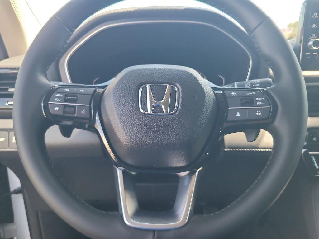 new 2025 Honda Pilot car, priced at $42,950