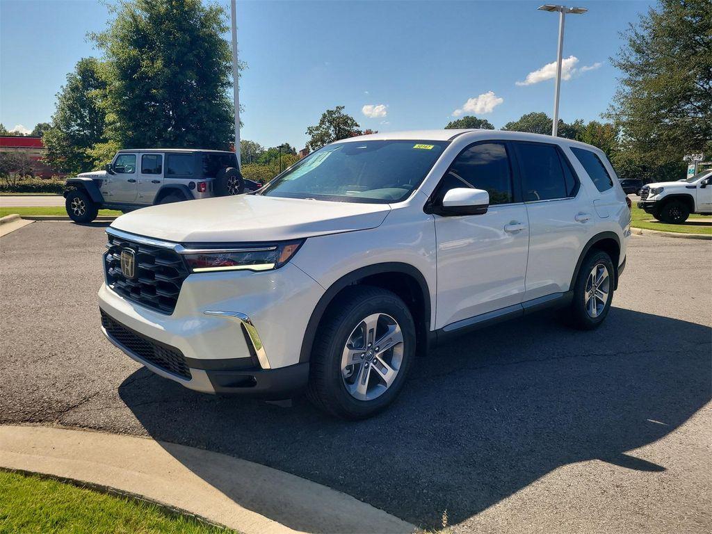 new 2025 Honda Pilot car, priced at $42,950