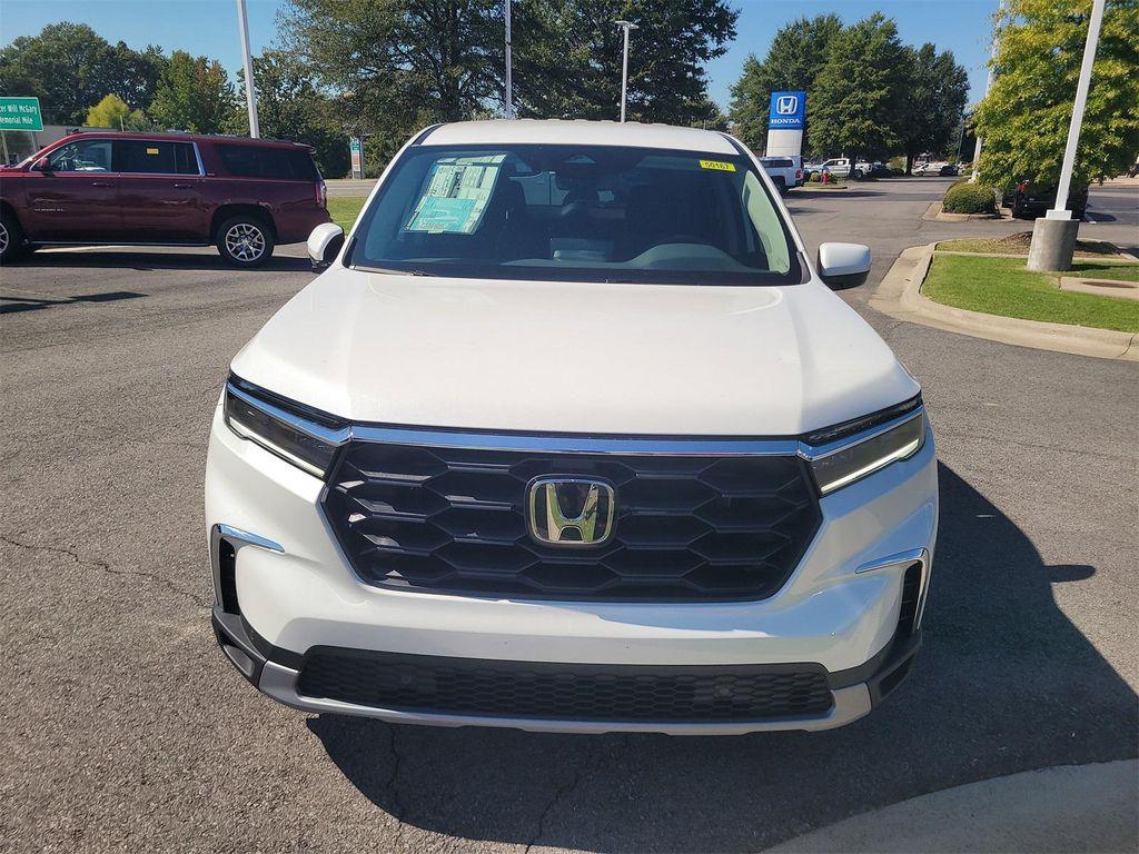 new 2025 Honda Pilot car, priced at $42,950