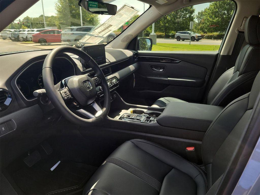 new 2025 Honda Pilot car, priced at $50,505