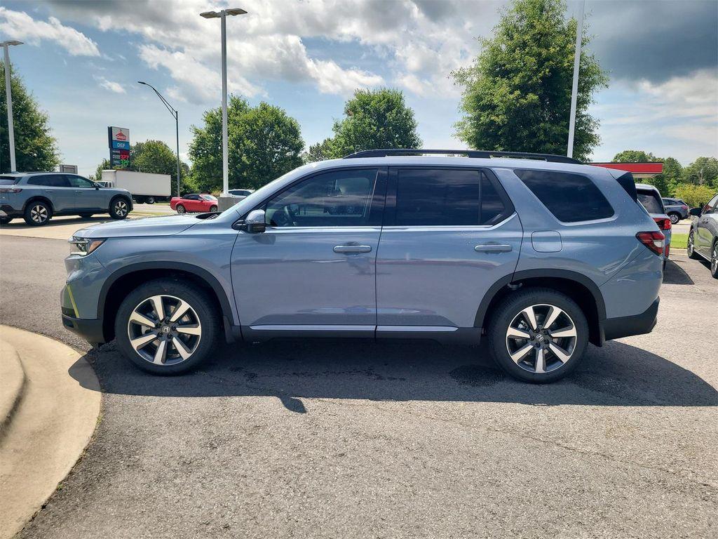 new 2025 Honda Pilot car, priced at $50,505