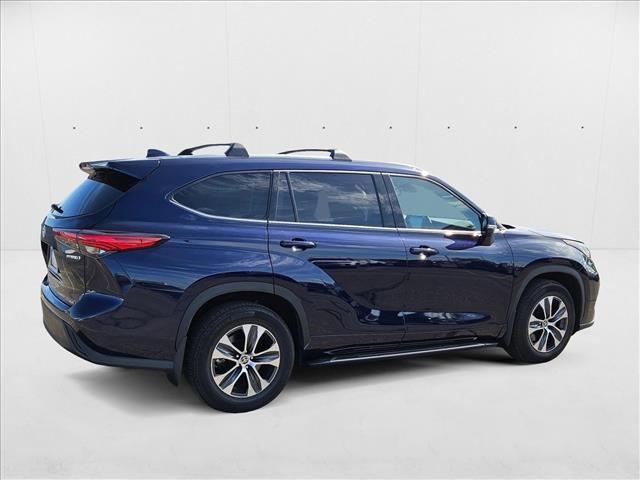 used 2022 Toyota Highlander Hybrid car, priced at $36,992