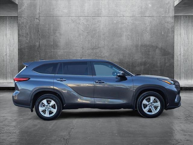 used 2023 Toyota Highlander car, priced at $31,989