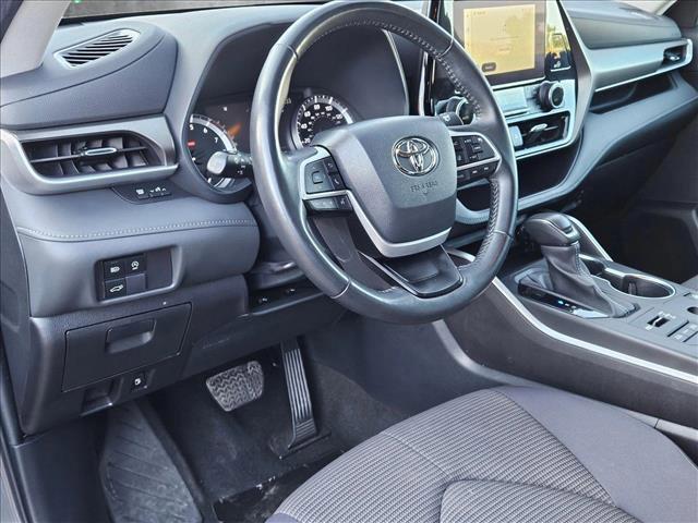 used 2023 Toyota Highlander car, priced at $31,989