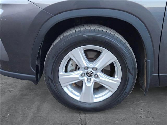 used 2023 Toyota Highlander car, priced at $31,989
