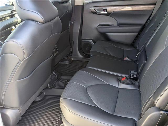 new 2025 Toyota Highlander car, priced at $48,412