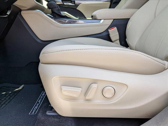 new 2025 Toyota Highlander car, priced at $50,273