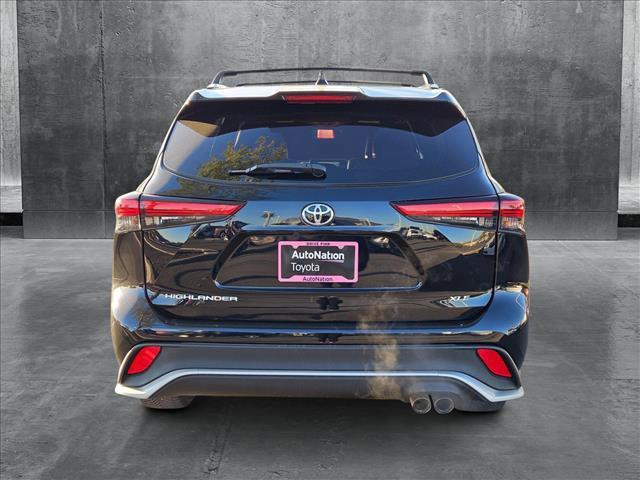 used 2021 Toyota Highlander car, priced at $32,998