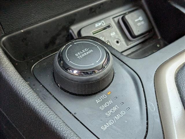 used 2014 Jeep Cherokee car, priced at $6,996