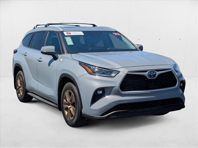 used 2023 Toyota Highlander Hybrid car, priced at $38,998