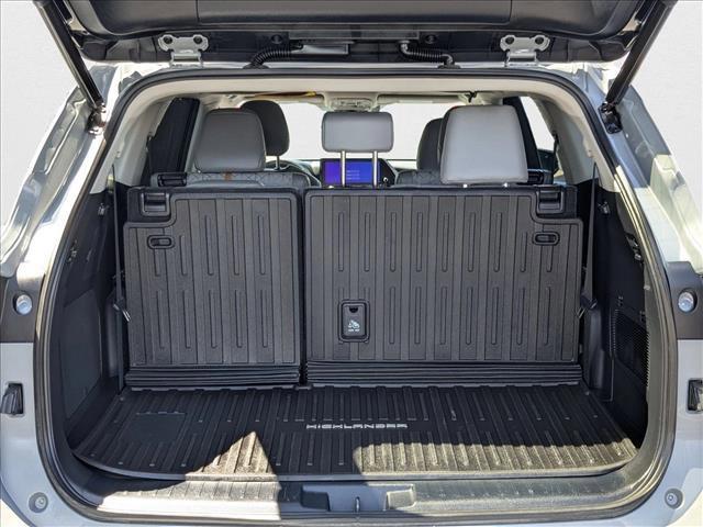 used 2023 Toyota Highlander Hybrid car, priced at $38,998