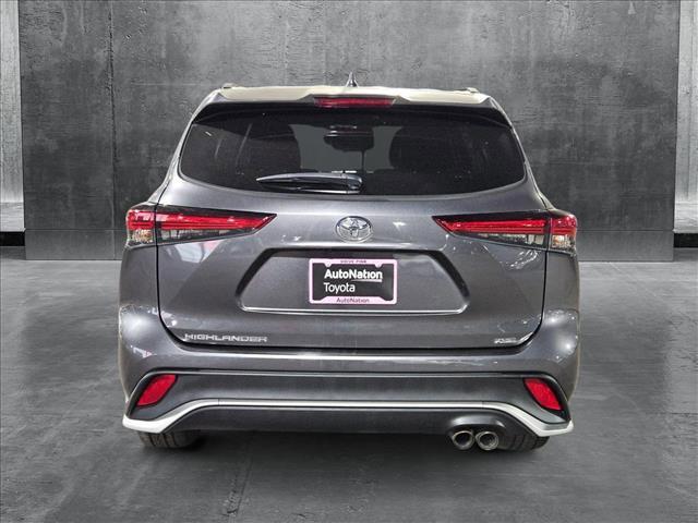 used 2021 Toyota Highlander car, priced at $31,516