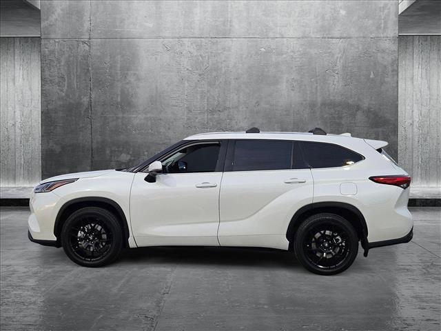 used 2021 Toyota Highlander car, priced at $34,058