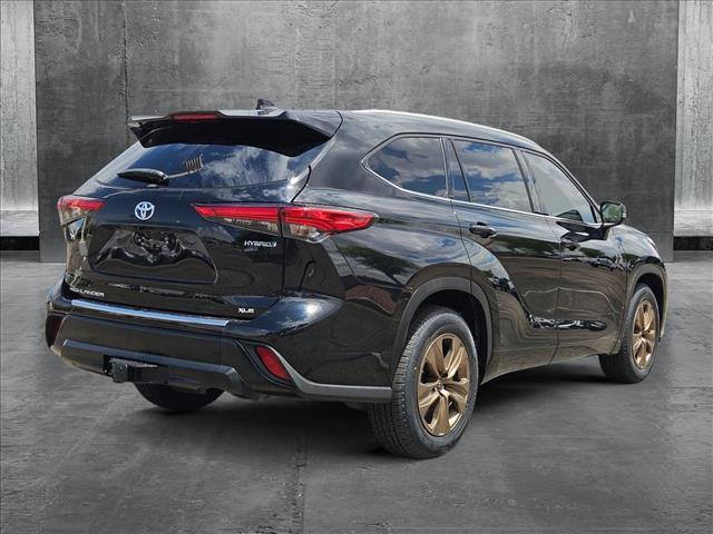 used 2022 Toyota Highlander Hybrid car, priced at $34,996