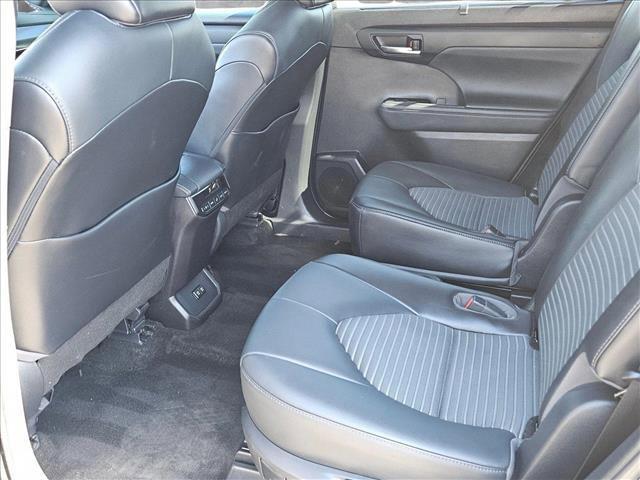 used 2021 Toyota Highlander car, priced at $29,697