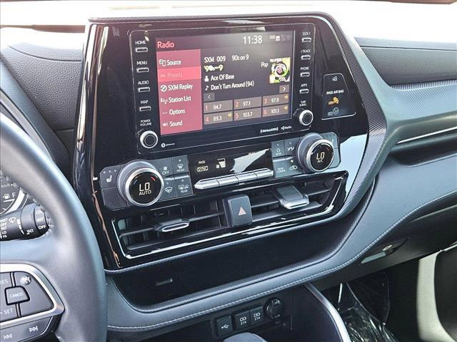 used 2021 Toyota Highlander car, priced at $29,697