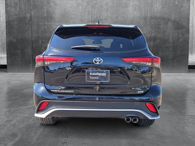 used 2021 Toyota Highlander car, priced at $29,697