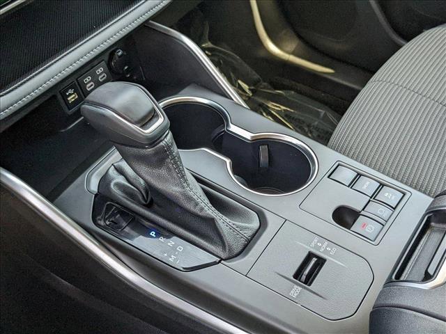 used 2025 Toyota Highlander car, priced at $42,996