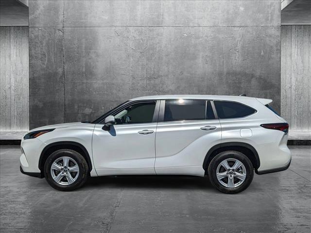 used 2025 Toyota Highlander car, priced at $42,996