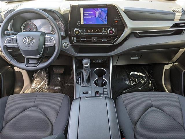 used 2025 Toyota Highlander car, priced at $42,996