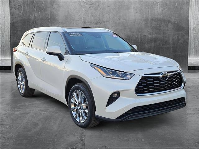 used 2020 Toyota Highlander car, priced at $28,133